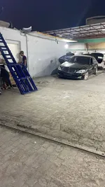 كراج سيارات للبيع بجميع معدات السمكره والميكانيكا والصبغه  في موقع عملي مميز : Image 6