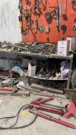 كراج سيارات للبيع بجميع معدات السمكره والميكانيكا والصبغه  في موقع عملي مميز : Image 8