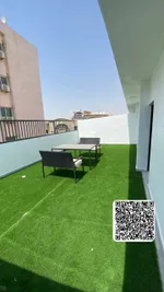 للايجار السنوي بعجمان  /شقة غرفة وصالة ومطبخ وحمام وبلكونة مساحة كبيرة تكييف اسبليت  / الموقع . البستان بجوار شرطة المدينة  For annual rent in Ajman: One-bedroom apartment with a living room, kitchen, bathroom, and balcony. Spacious. Split air condit : Image 2
