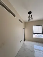 فرصه ذهبية للاستثمار في موقع مميز بالقرب من الكورنيش بناية للايجار والاستثمار : Image 2