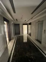 فرصه ذهبية للاستثمار في موقع مميز بالقرب من الكورنيش بناية للايجار والاستثمار : Image 6