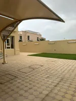 For Rent Villa in Hoshi, Sharjah : Image 2