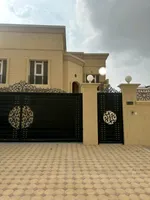 For Rent Villa in Hoshi, Sharjah : Image 3