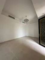 For Rent Villa in Hoshi, Sharjah : Image 6