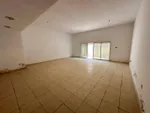 فيلا تجارية للايجار السنوي في موقع مميز  فرصه مميزة : Image 8