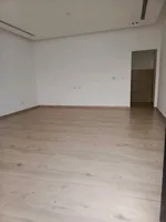 للايجار مدينة الرياض جنوب الشامخه شقق غرف و صاله ومتوفر ملاحق غرفه وصاله حمامين واستديوهات عوائل : Image 4