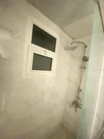 للبيع شقة فاخرة  غرفة + وصالة مع اطلالة مفتوحة على المدينة : Image 5