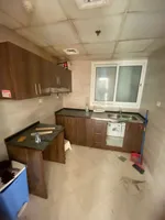 للبيع شقة فاخرة  غرفة + وصالة مع اطلالة مفتوحة على المدينة : Image 7