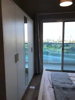 غرفه وصاله ومطبخ و 2 حمام و بلكونه للبيع بالتقسيط بابراج الستي تاور عجمان : Image 3