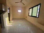 شقة للإيجار في النباعة, الشارقة : Image 2