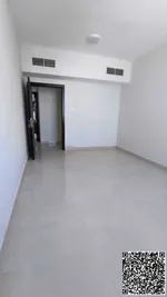 شقة غرفتين وصالة مع 2 حمام وبلكونة وتكييف مركزي للإيجار في الجرف 3 – ثاني ساكن ومساحات واسعة بالقرب من جميع الخدمات : Image 4