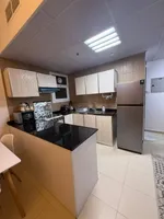 غرفه وصاله مع بلكونه 2 حمام ابراج السيتى تاورللايجار شهرى بعجمان : Image 5