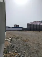 حوطه للايجار السنوي بمساحة كبيرة مع  سكن عمال غرفتين وحمامين ومكتب : Image 2