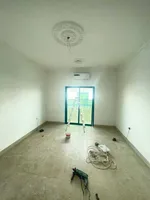 فقط ب27 الف درهم شقه غرفه وصاله للايجار السنوي : Image 2