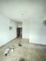 فقط ب27 الف درهم شقه غرفه وصاله للايجار السنوي : Image 4