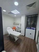 للبيع صالون حريمي ضمن موقع مميز في العين : Image 1