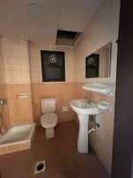 للايجارالسنوي غرفتين  وصاله2حمام في الكورنيش اطلاله مباشره البحر عجمان/For annual rent: 2 bedroom, living room, and bathroom in Ajman Corniche, with direct sea view. : Image 6