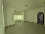 For Rent Villa in Al Jerf, Ajman : Image 2