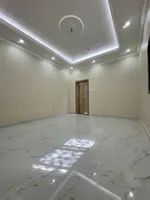 فيلا زاوية على شارعين 6 غرف نوم ماستر : Image 3