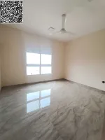 شقة فاخرة أول ساكن – غرفتين وصالة مع 3 حمامات وبلكونة بإطلالة مفتوحة في الجرف 3 – موقع استراتيجي بالقرب من السوق الصيني ونيستو ومخارج دبي والشارقة – 45,000 درهم : Image 4