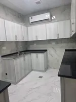 شقة للإيجار ابو ظبي مدينة الرياض
رقم التواصل 0589147140                                         تتكون من 
2غرفتين 
1صالة 
مطبخ
2دورات مياة 
يتوفر في الموقع جميع خدمات 
شامل فواتير الموية الكهرباء النيت 
للإيجار سنوي 34الف : Image 5