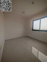 شقة واسعة جدًا للإيجار في الحميدية: غرفتين وصالة مع 3 حمامات وغرفة خادمة وخزائن بالحائط وبلكونة بإطلالة مفتوحة بالقرب من شارع الشيخ عمار ومخرج دبي – موقع مميز للعائلات : Image 6