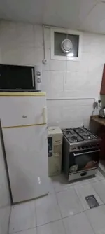 استوديو أرضي مفروش للايجار من المالك مباشرة، الدفع شهري شامل الانترنت والصرف الصحي، الكهرباء والماء على حسب العداد على المستأجر
0507251344 : Image 8