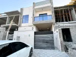 Four large rooms and a maid's room. The house is spacious and beautiful : Image 2