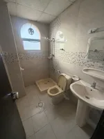 ستوديو للايجار السنوي بعجمان في النعيمية 1... غرفه واسعه وحمام ومطبخ شبه منفصل : Image 3
