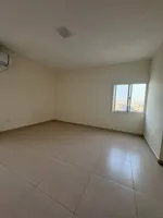 أشيك وأفخم شقة ثلاث غرف وصالة بمنطقة المجاز 2 اطلالة على شارع الوحدة : Image 3
