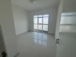 أرقى وأكبرغرفتين وصالة باطلالة بحرية بمنطقة الخان : Image 4