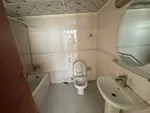 اكبر شقه ثلاث غرف وصاله للايجار السنوى فى الشارقه : Image 4