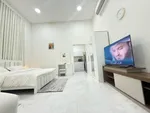 Furnished Studio : Image 3
