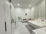 Furnished Studio : Image 8