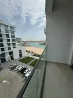 استوديو فاخر مفروش | فرش VIP | بلكونة | إطلالة مفتوحة | الحمرية | جاهز للسكن : Image 4