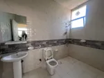 فيلا للايجار في الزاهية ٥ عرف مع غرفة خادمه : Image 7