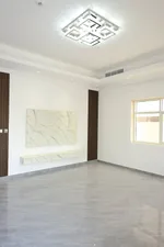 For Sale Villa in Hoshi, Sharjah : Image 2