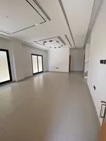 Villa for sale in a prime location 1.75 M : Image 3