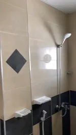 شارع قار - سكني او استثماري - مصين بالكامل : Image 8