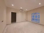 للايجار فيلا مدينة الرياض موقع مميز قريب الخدمات وقريب مخرج بني ياس تشطيب vip حجر خارجي الفيلا سمارت : Image 4