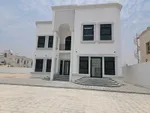 فيلا بشخبوط أول ساكن
2 مجلس مخدم
صاله
2غرفه طعام
6غرف ماستر
غرفه غسيل
مطبخ
السعر 
260K
0509381011 : Image 1