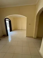 فيلا للايجار السنوى بشرقان بموقع مميز وسعر اقتصادى : Image 2