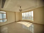 شقة فاخرة للإيجار السنوي | أكبر مساحة 3 غرف وصالة بإطلالة بحرية : Image 5