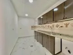 غرفتين وصاله بمدينة شخبوط2bhk in shakhbout city : Image 3