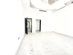For rent, a villa for the first resident with central air conditioning in Ajman, Al Yasmeen area consists of 5 master rooms, a majlis, a hall with bathrooms, a maid's room and a large basic kitchen at a snapshot price of only 100,000 and payment faci : Image 7