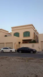 للبيع في الشارقة تقع في منطقة شرقان موقع مميز طابقين تتكون من 5 غرف ماستر + صالة + مجلس كبار + مطبخين (مطبخ حجم كبير + مطبخ حجم صغير) مسبح. : Image 1