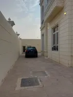 Duplex villa in Al Ain, Al Maqam area : Image 5