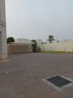 Duplex villa in Al Ain, Al Maqam area : Image 3