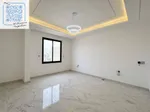 فيلا فاخرة جاهزة للسكن في الحليو 2 | موقع مميز وسعر استثنائي : Image 3