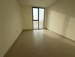 أجمل غرفتين وصالة بمنطقة الزاهية - الشارقة | أول ساكن - بناية جديدة : Image 1